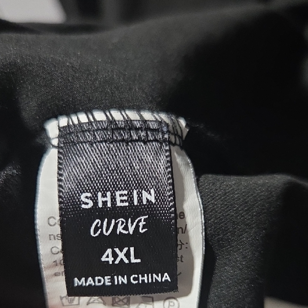 SHEIN Curve Black Garment - Picture 2 of 3